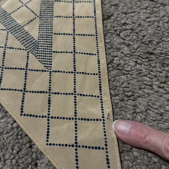 Vintage Vera Neumann Scarf-Long Style-Tan/Navy-Polyester - Picture 16 of 16